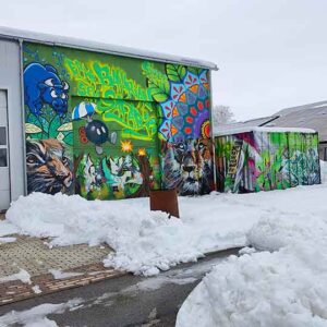 Bavarian Safari Graffiti Jam Landsberg 2023 Gesamtkunstwerk im Winter unter 40cm Schnee, Kunstwerke voller Leuchtkraft
