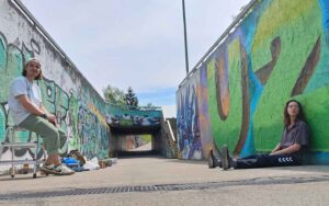 U27 Streetart Stipendium Landsberg: die Stipendiaten nach dem Einführungssprühworkshop Streetart Graffiti urbane Kunst Oberbayern