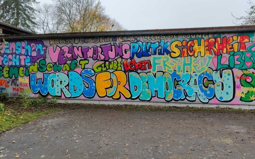 Words for Democracy Graffiti Wand Jugendhaus Lechside Lounge Kaufering Streetart Projekt mit Erwa.One und dem Kreisjugendring von Landsberg