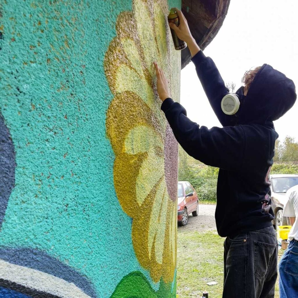 "Words for Democracy" Graffiti-Projekt mit Trafo-Haus Gestaltung durch die Workshop-Teilnehmer in der Riederau am Ammersee.