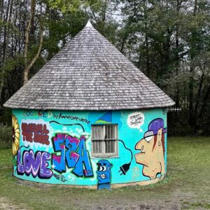 "Words for Democracy" Graffiti-Projekt mit Trafo-Haus Gestaltung durch die Workshop-Teilnehmer in der Riederau am Ammersee.