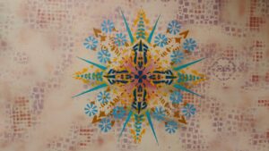Künstlerische Auftragsarbeit Innenraumgestaltung durch Erwa.One. Fertige Wandgestaltung querformat Neue Ornamente Schablonen-Kunst mit Stencil gesprüht. Seitenelement Dekorativ. Streetart und urbane Kunst Landsberg am Lech Oberbayern Deutschland