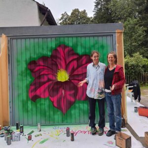 U27 Streetart Stipendium Landsberg am Lech Rückblick 2024: Emma Schindelmann lernt die französische Streetart-Künstlerin Lucce kennen