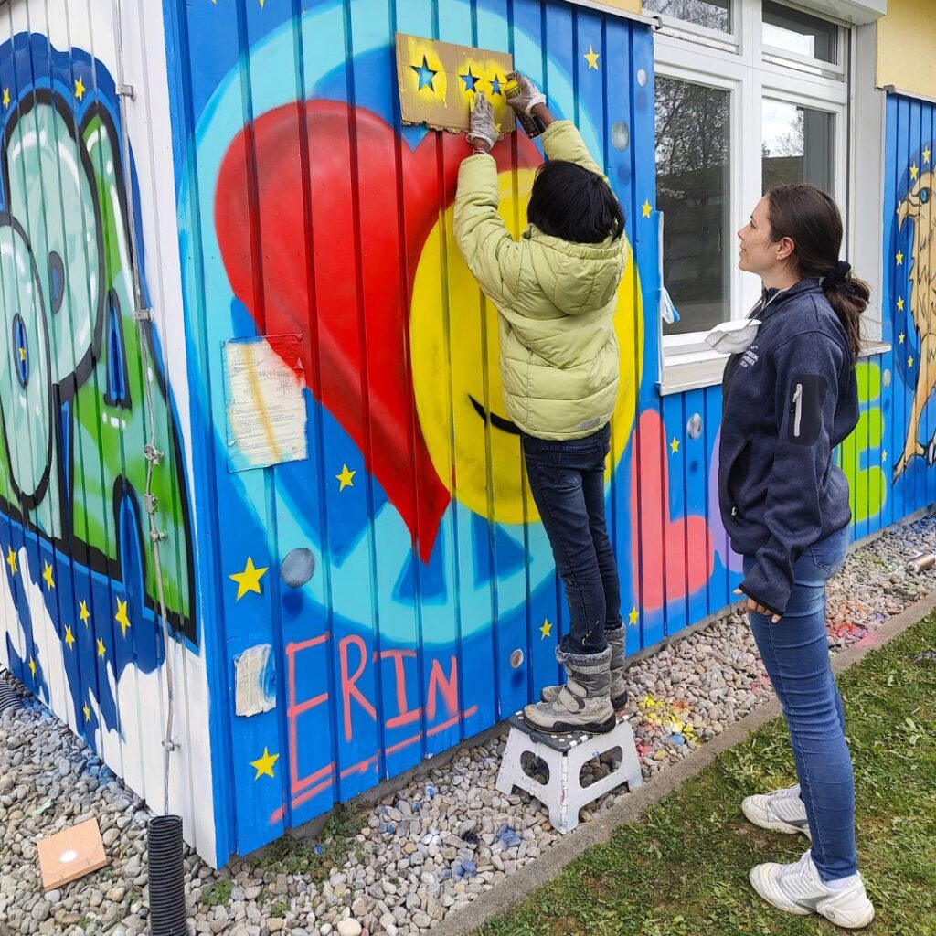 Talentcampus mit Jugendlichen zum Thema Europa und Gestaltung des Jugendzentrums Lechside Lounge, Kaufering, Oberbayern