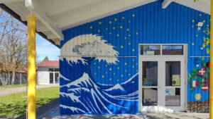 Moderne Streetart Interpretation der großen Welle vor Kanagawa von Hokusai (Holzschnitt)