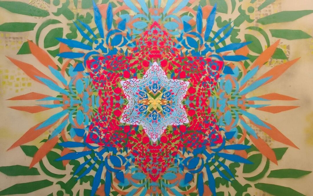 Neue Ornamente by Erwa.one Passagengestaltung der Zederpassage am Hauptplatz von Landsberg am Lech, Streetart und urbane Kunst, professionnelle Auftragsarbeit mit einzigartigen Schablonen-Motiven.